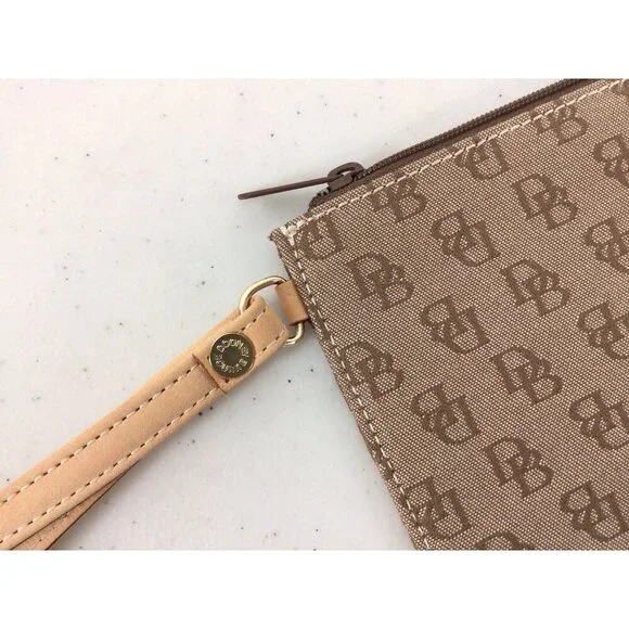 Dooney & Bourke Signature Wristlet Pouch Bag Zip Top Handle - Picture 2 of 6